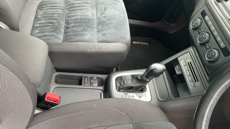 Volkswagen Tiguan 2.0 TDi BlueMotion Tech Match 4MOTION 5dr 150 DSG Diesel Estate